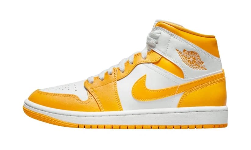 AIR JORDAN 1 MID WHITE UNIVERSITY GOLD (W)