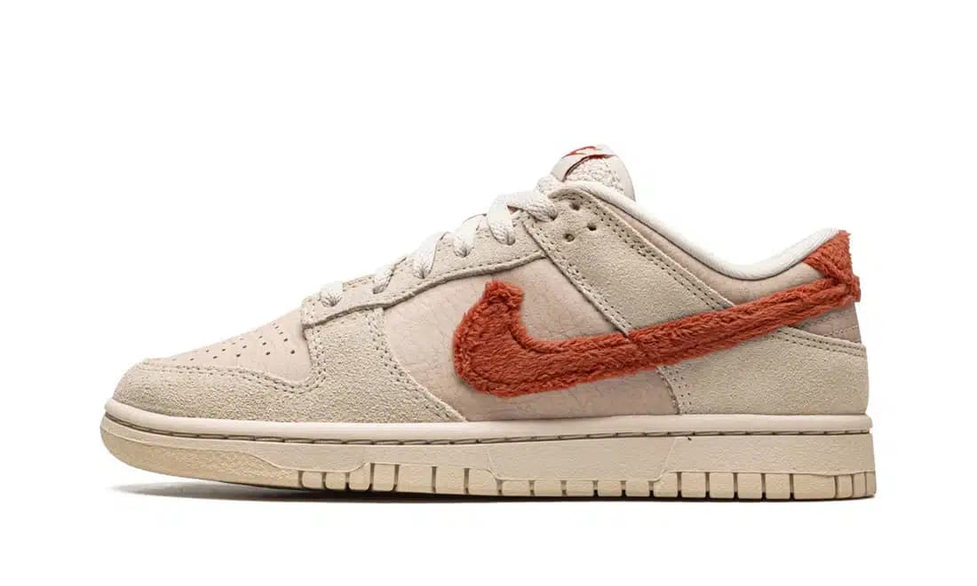 NIKE DUNK LOW TERRY SWOOSH (W)
