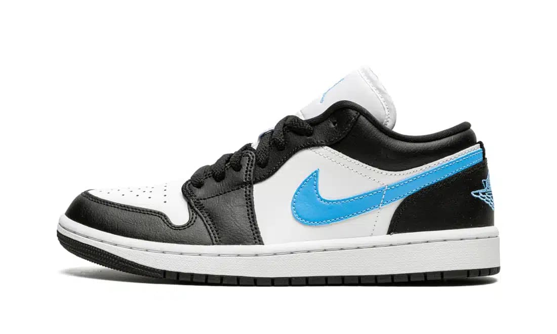 AIR JORDAN 1 LOW BLACK UNIVERSITY BLUE (W)