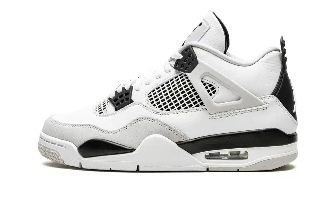 AIR JORDAN 4 MILITARY BLACK