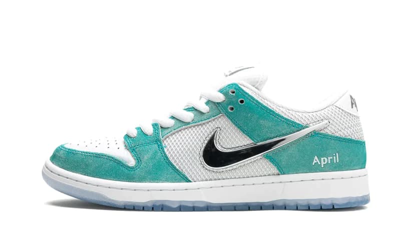 NIKE SB DUNK LOW APRIL SKATEBOARDS